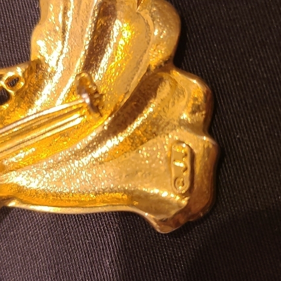 JJ Angel Vintage Gold Tone Pin - Picture 5 of 5